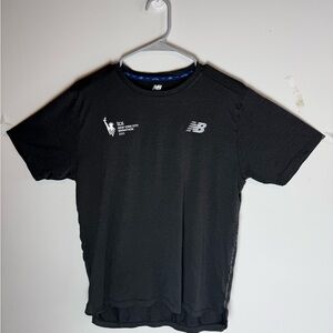 NB New Balance NYC Marathon 2023 Running Shirt Women Medium Gray